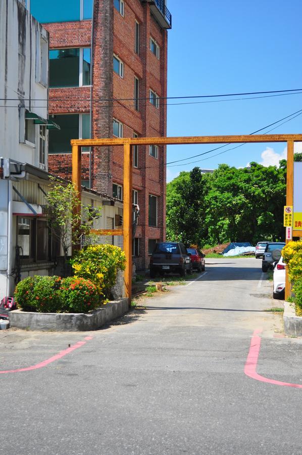 Fly House Backpacker Guesthouse Hualien Exterior foto